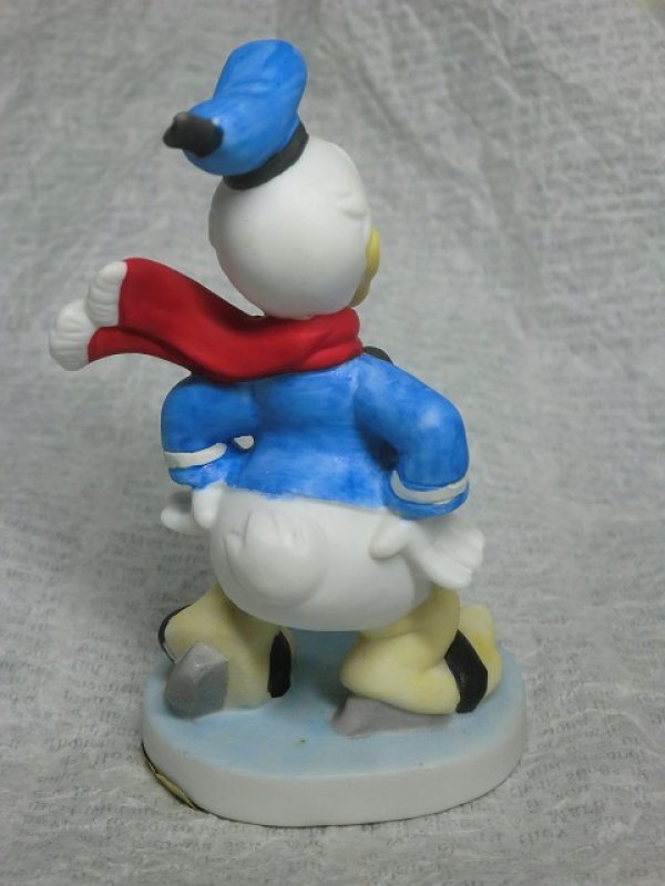 画像2: ドナルドダック・アイススケートフィギュア (2)