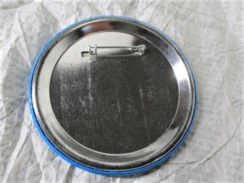 画像2: グーフィー缶バッジ（ワールド）青 (2)