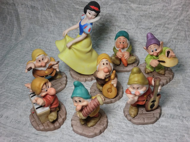 ヴィンテージトイ ディズニー磁器製白雪姫と7人の小人フィギュア 加藤工芸